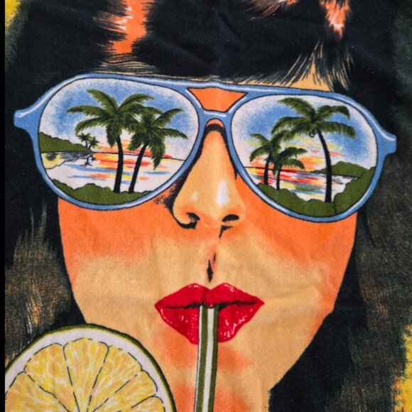 Vintage Beach Towel 70s 80s Woman Girl Sunglasses Wildwood New Jersey 30"x 60" - Picture 4 of 9
